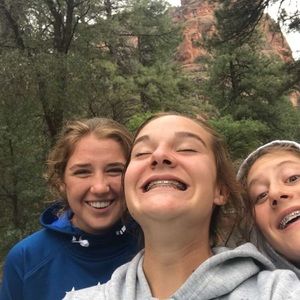 Meet your Posher, Lavin